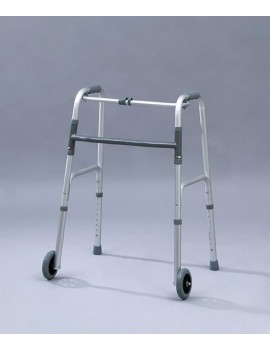 Andador con ruedas externas